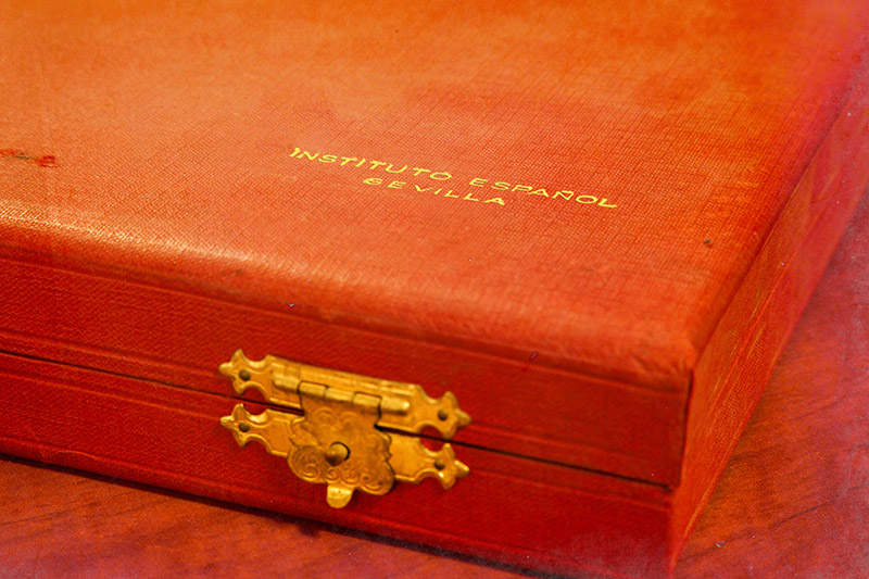 expositor-rojo-detalle_mg_0417-copia